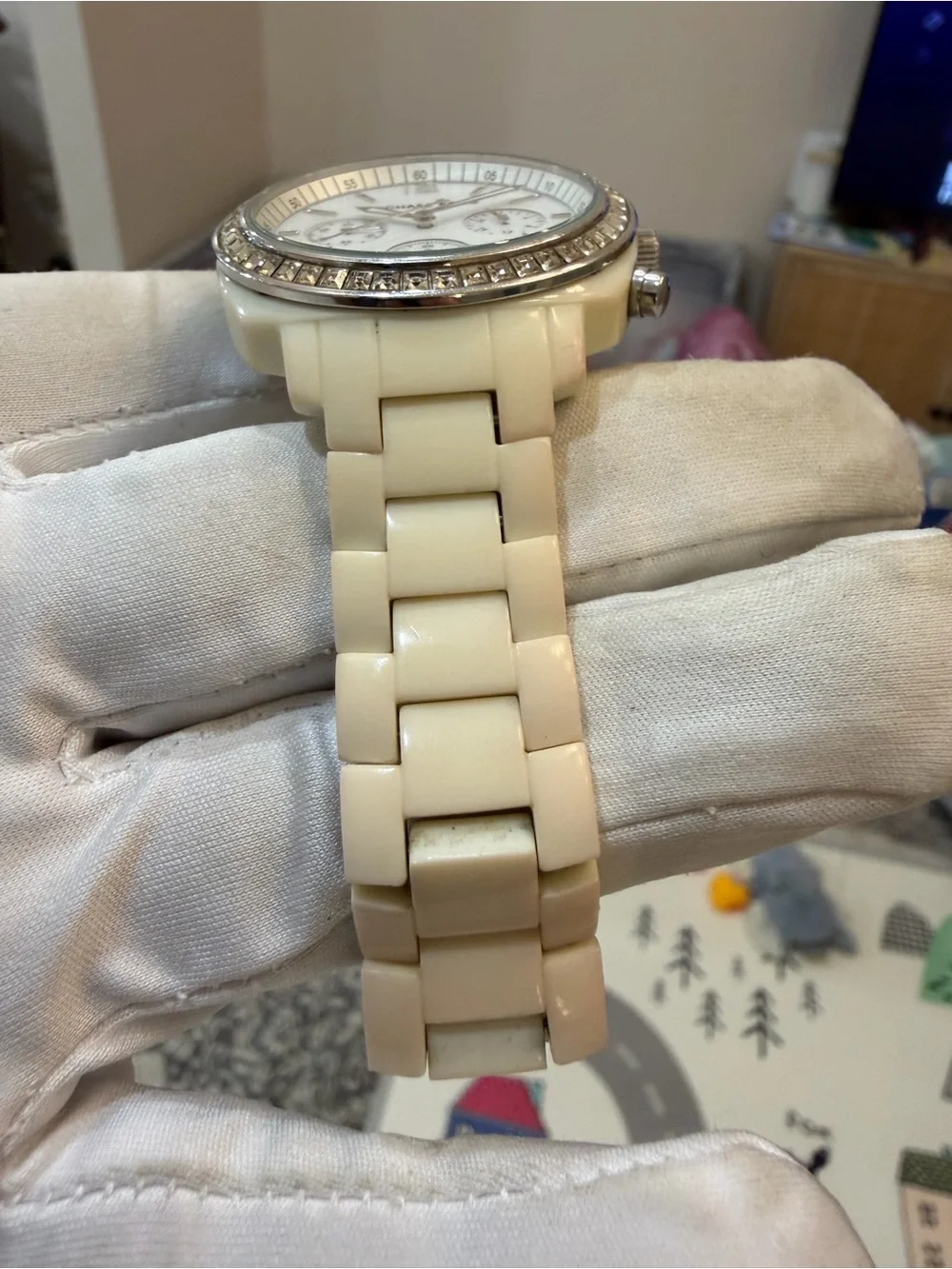 Michael Kors MK-5079 Runway Chronograph Mother of Pearl Dial Crystal Watch Runs